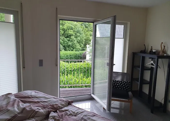 Zimmer Zw. Lueneburg Und Hamburg